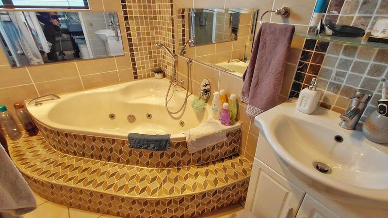 3 Bedroom Property for Sale in Universitas Free State